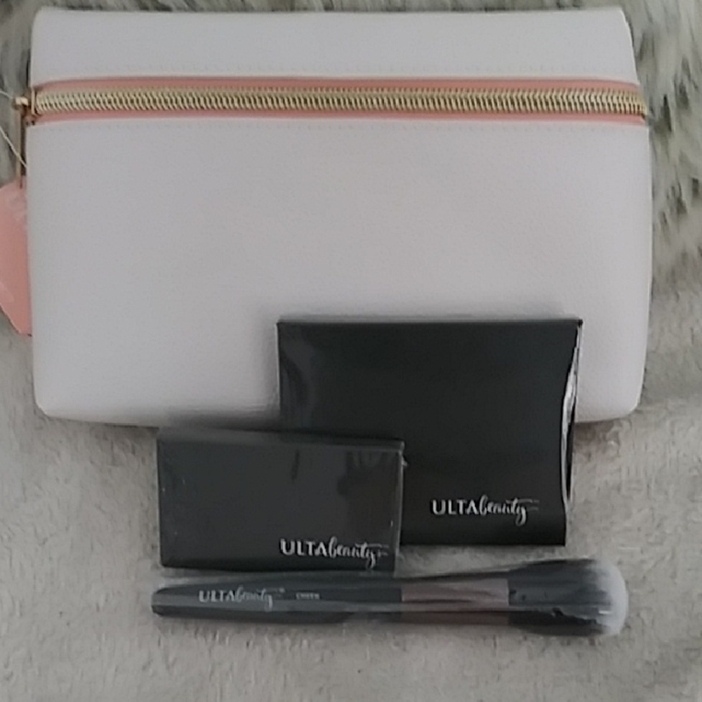 NWT👛Ulta Beauty Cosmetic Collection w Cosmetic Bag.